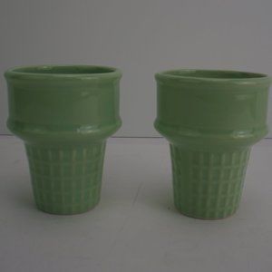 Set of 2 The Monkey and the Peddler Ice Cream Cone Cups 2002 Green Pastel